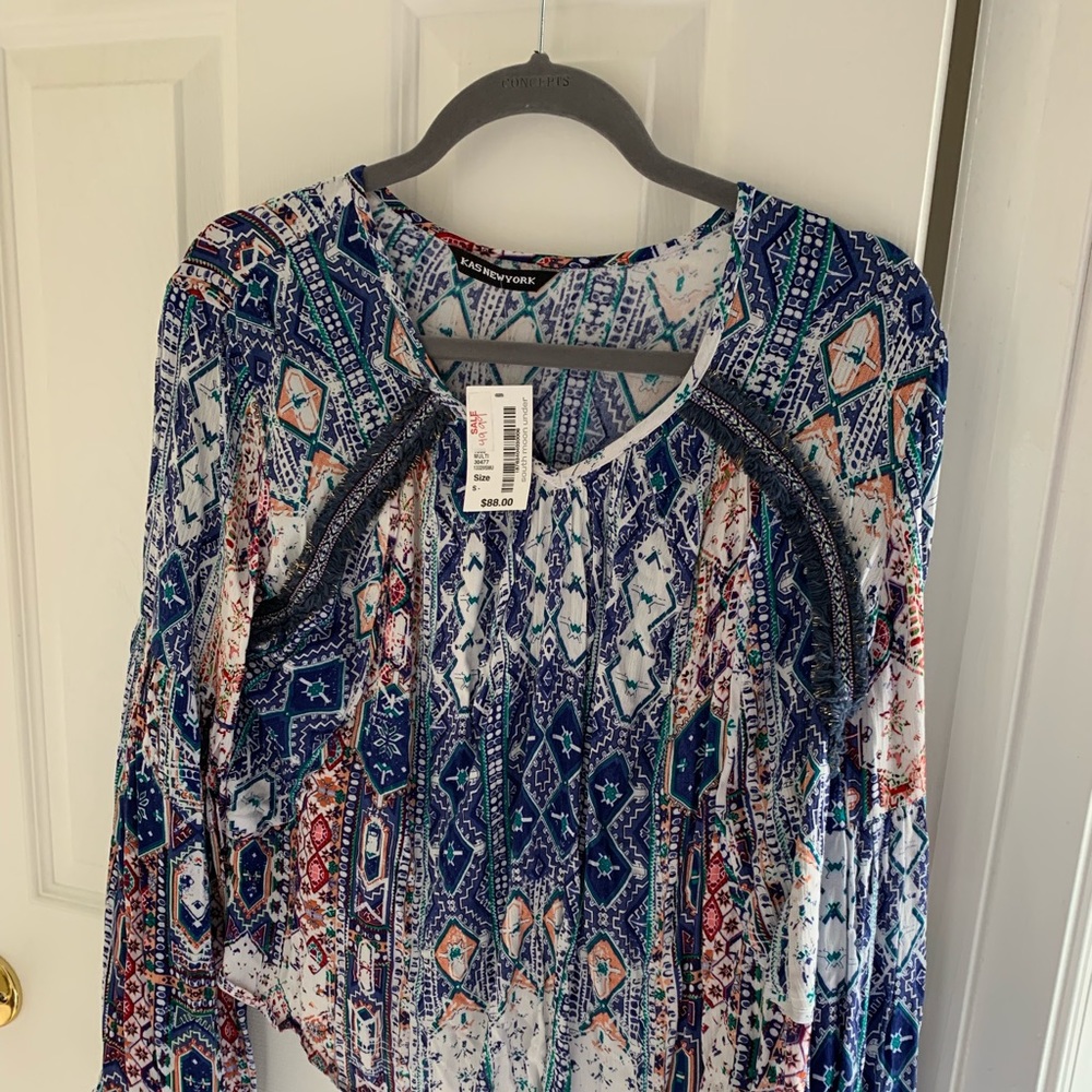 New with tags crop flowy op with flowy sleeves!